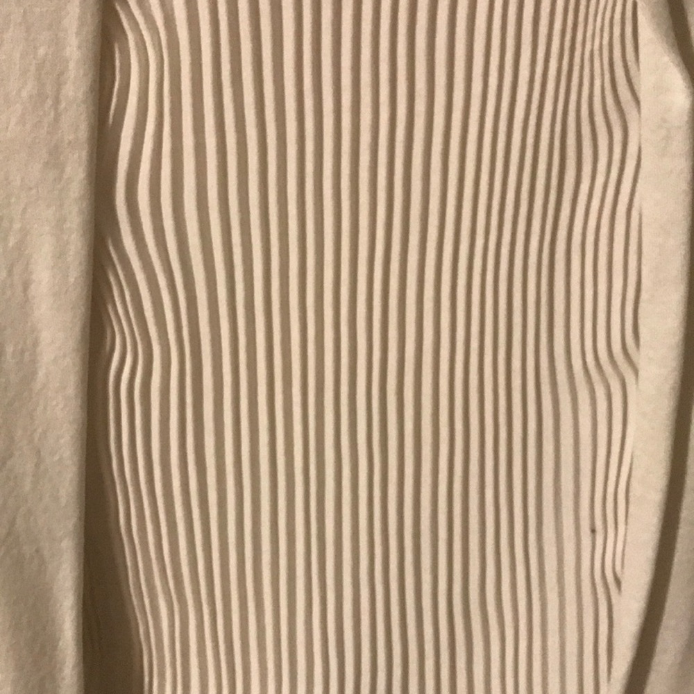 Ivory top - Picture 3 of 3